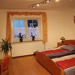 Ferienwohnung Mit 4 Schlafzimmer Fuer 2 Bis 9 Gaeste----Apartment With 4 Bedrooms For 2 To 9 Guests