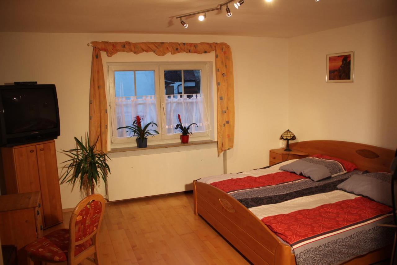 Mit 4 Schlafzimmer Fuer 2 Bis 9 Gaeste----apartment With 4 Bedrooms For 2 To 9 Guests Apartment *