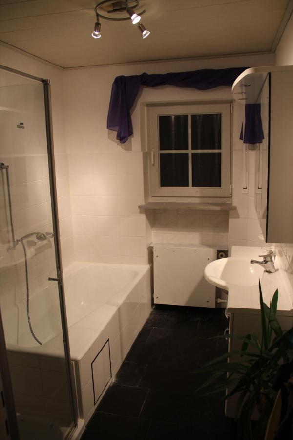 Mit 4 Schlafzimmer Fuer 2 Bis 9 Gaeste----apartment With 4 Bedrooms For 2 To 9 Guests Apartment Nürnberg